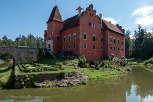 Cervena Lhota Castle – A Fairytale on the Lake